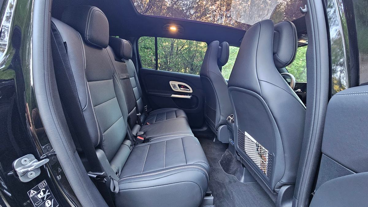 Sedili posteriori scorrevoli