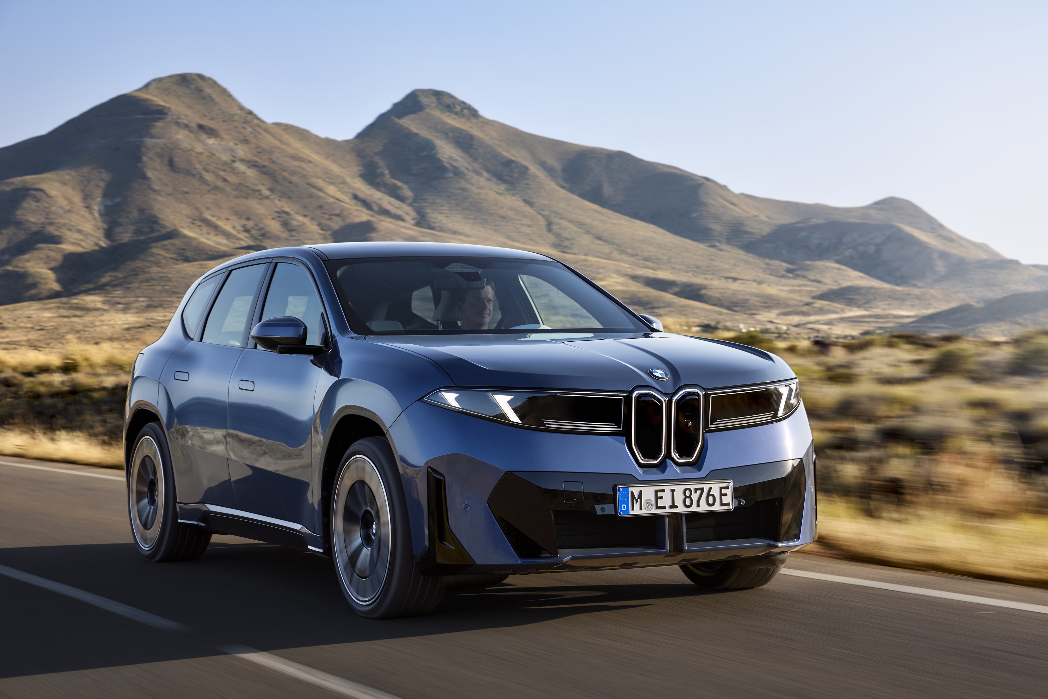 P90615630_highRes_the-new-bmw-ix3-50-x