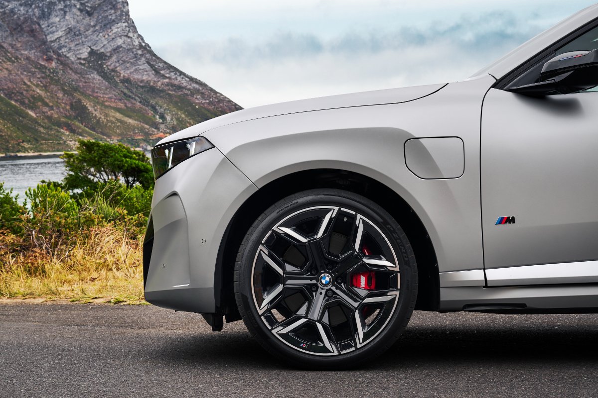 BMW stravolge la X5