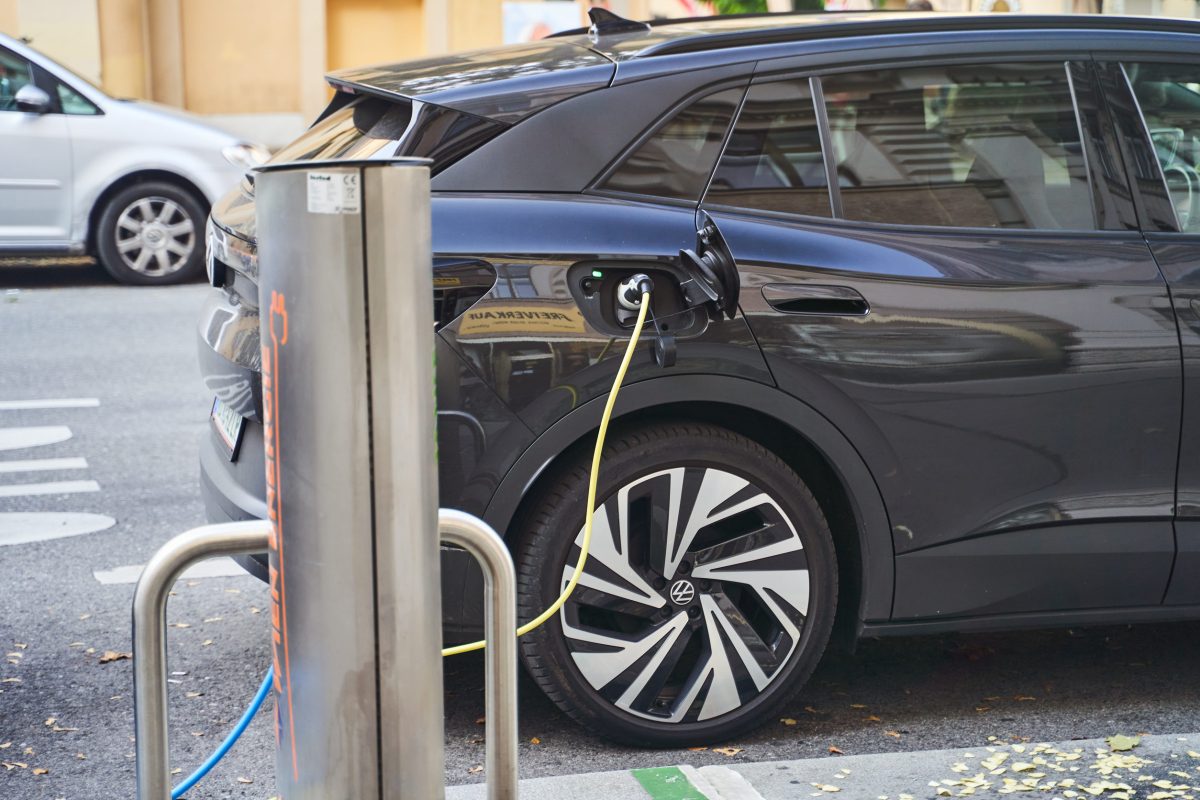 Auto elettriche ricarica 2027