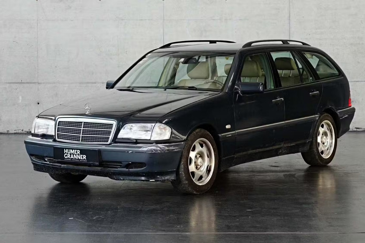 In vendita una vecchia Mercedes di Niki Lauda